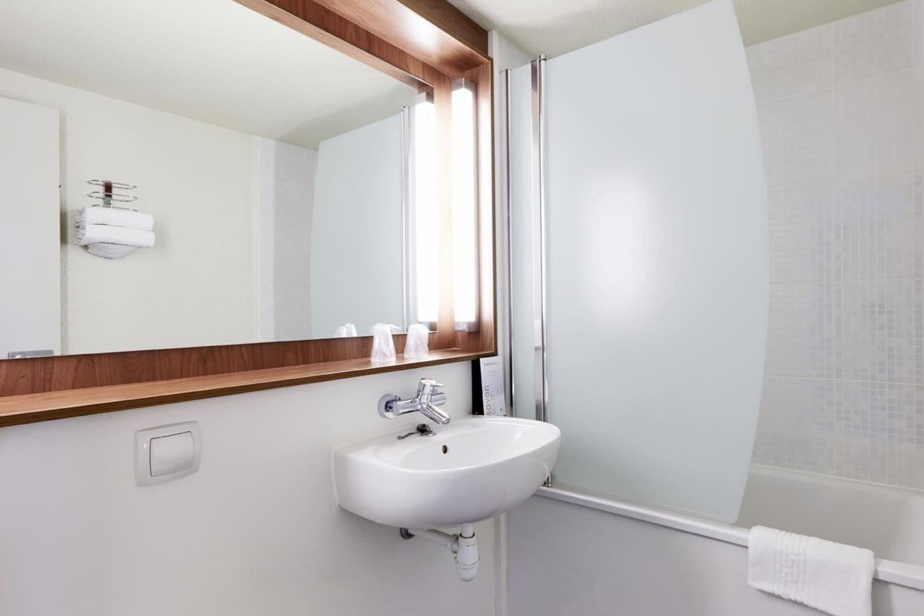 Hotel Campanile Auxerre - Monéteau Zewnętrze zdjęcie