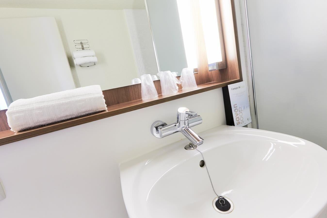 Hotel Campanile Auxerre - Monéteau Zewnętrze zdjęcie