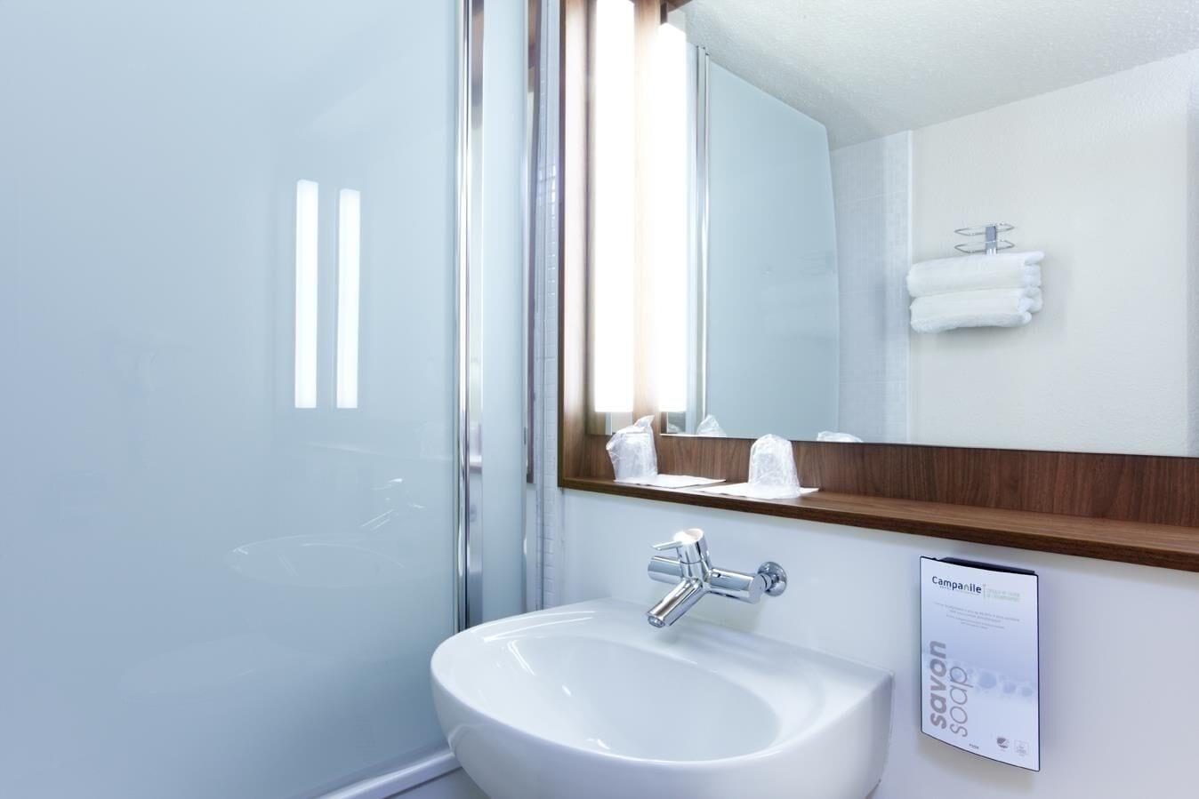 Hotel Campanile Auxerre - Monéteau Zewnętrze zdjęcie