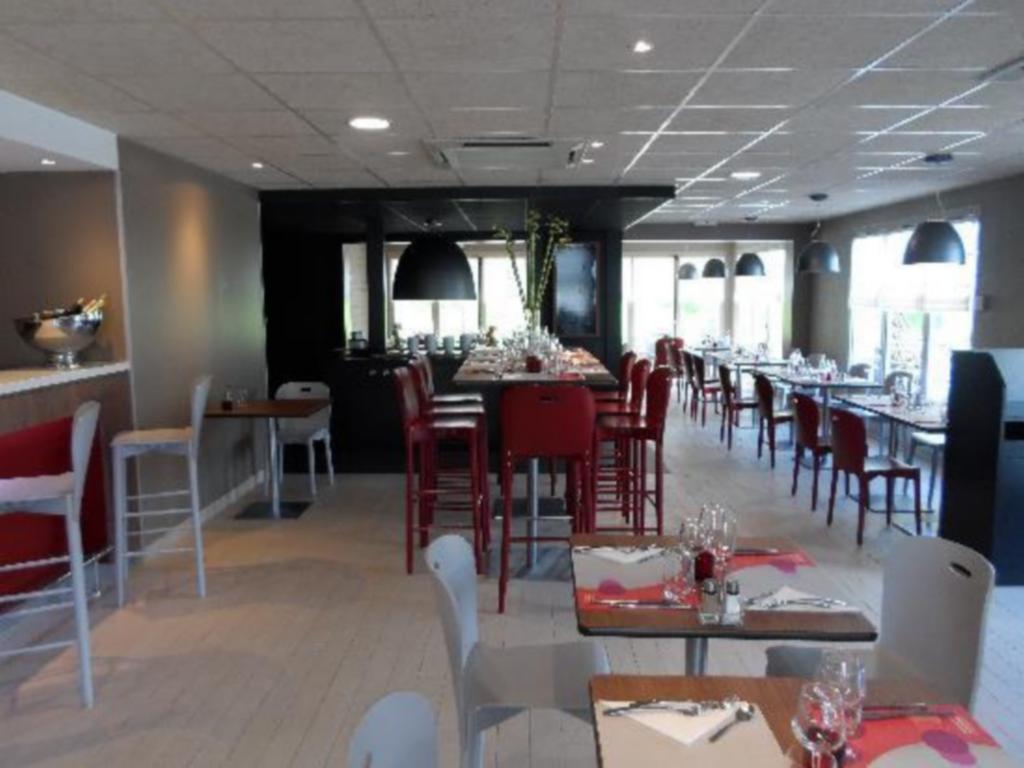 Hotel Campanile Auxerre - Monéteau Zewnętrze zdjęcie