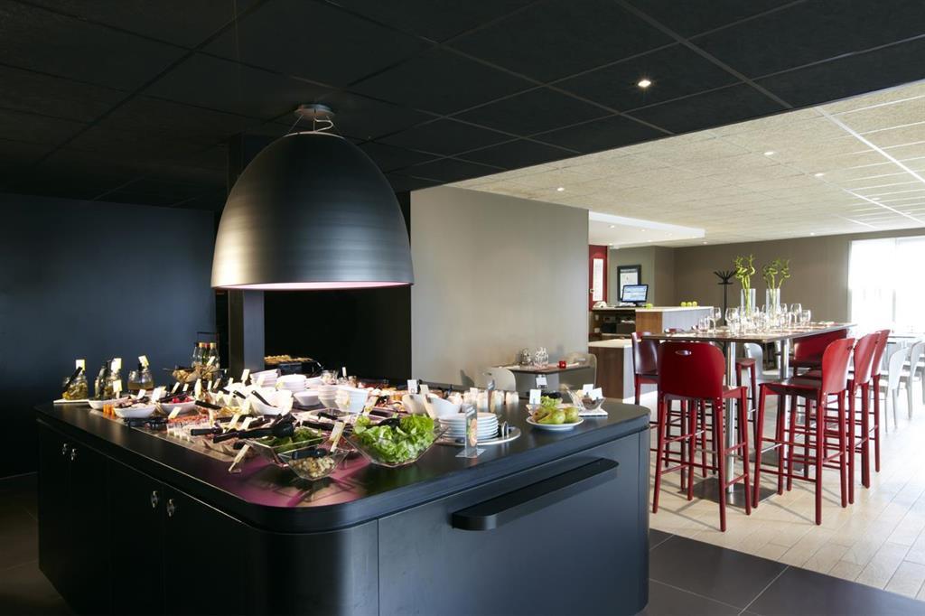 Hotel Campanile Auxerre - Monéteau Zewnętrze zdjęcie