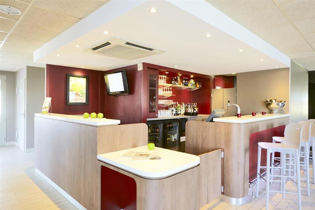 Hotel Campanile Auxerre - Monéteau Zewnętrze zdjęcie