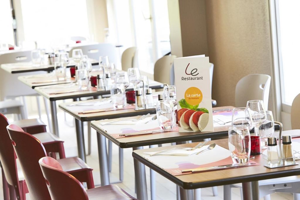 Hotel Campanile Auxerre - Monéteau Zewnętrze zdjęcie