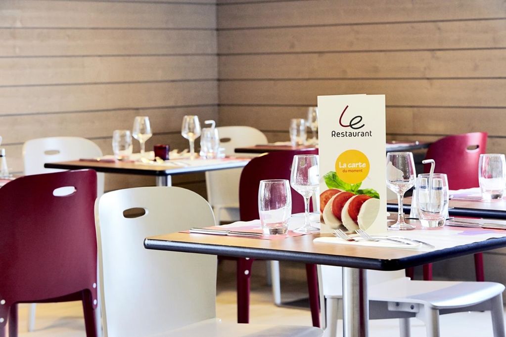 Hotel Campanile Auxerre - Monéteau Zewnętrze zdjęcie